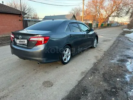 Toyota Camry 2013 года за 7 500 000 тг. в Уральск – фото 4