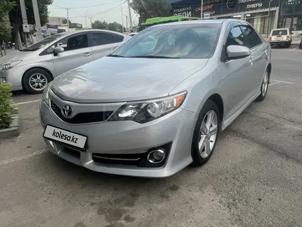 Toyota Camry 2014 года за 9 300 000 тг. в Шымкент – фото 2