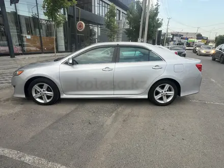 Toyota Camry 2014 года за 9 300 000 тг. в Шымкент – фото 3