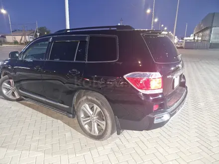 Toyota Highlander 2014 года за 9 400 000 тг. в Атырау – фото 15