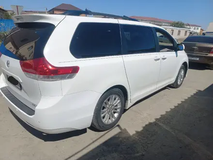 Toyota Sienna 2011 года за 12 000 000 тг. в Атырау – фото 2