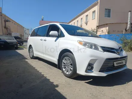 Toyota Sienna 2011 года за 12 000 000 тг. в Атырау – фото 3