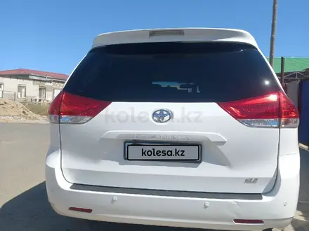 Toyota Sienna 2011 года за 12 000 000 тг. в Атырау – фото 4