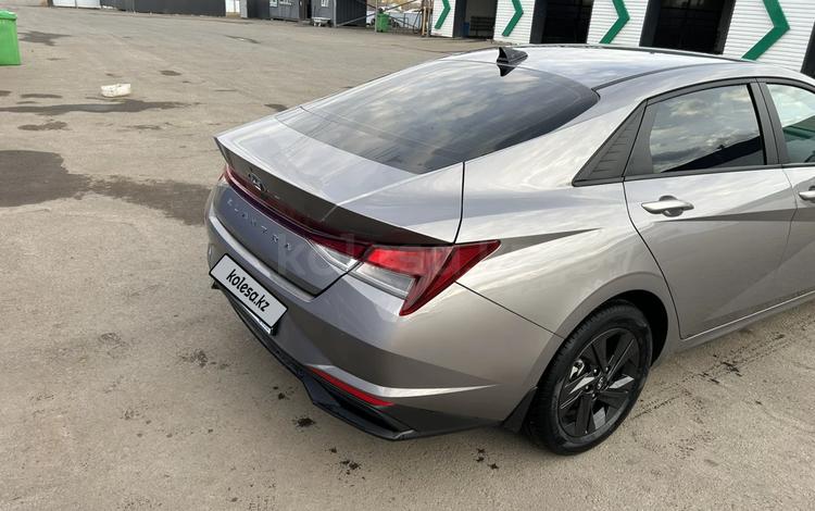 Hyundai Elantra — миниатюра 4