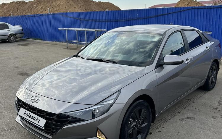 Hyundai Elantra — фото 1