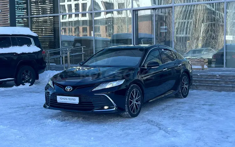 Toyota Camry Luxe 2023 года за 17 500 000 тг. в Астана