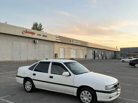 Opel Vectra 1994 года за 650 000 тг. в Арысь – фото 2