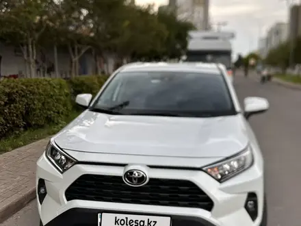 Toyota RAV4 2024 года за 14 300 000 тг. в Астана