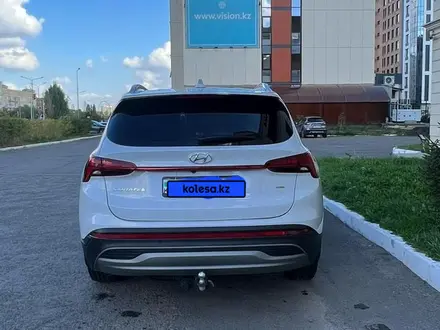 Hyundai Santa Fe 2021 года за 16 500 000 тг. в Астана – фото 2