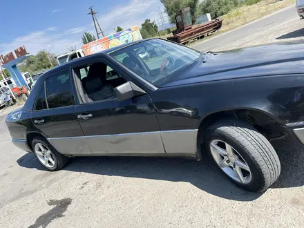 Mercedes-Benz E 220 1994 годаүшін1 800 000 тг. в Шелек – фото 3