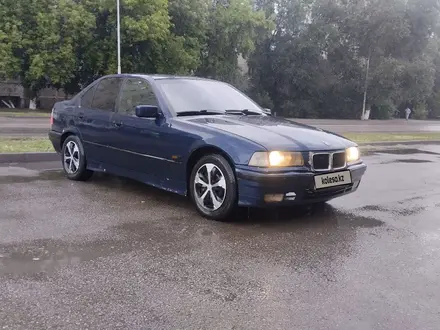 BMW 318 1994 года за 1 500 000 тг. в Актобе