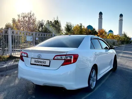 Toyota Camry 2014 года за 9 300 000 тг. в Шымкент – фото 3