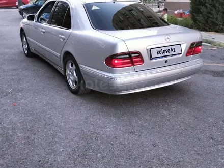 Mercedes-Benz E 320 2000 года за 5 300 000 тг. в Шымкент – фото 7