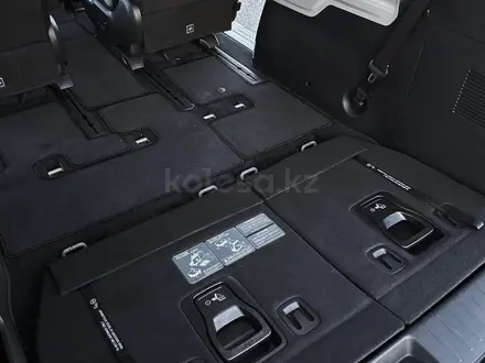 Kia Carnival 2022 года за 22 222 222 тг. в Алматы – фото 25