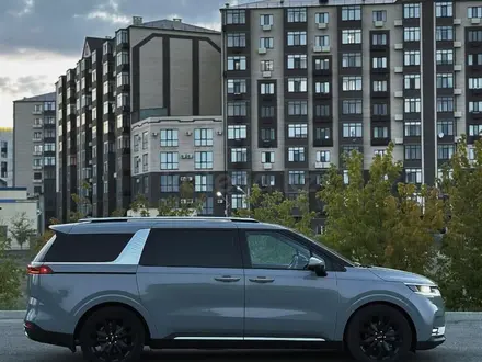 Kia Carnival 2022 года за 22 222 222 тг. в Алматы – фото 27