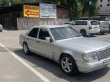 Mercedes-Benz E 320 1994 года за 2 100 000 тг. в Алматы – фото 3