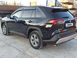 Toyota RAV4 2022 года за 15 500 000 тг. в Актау – фото 4