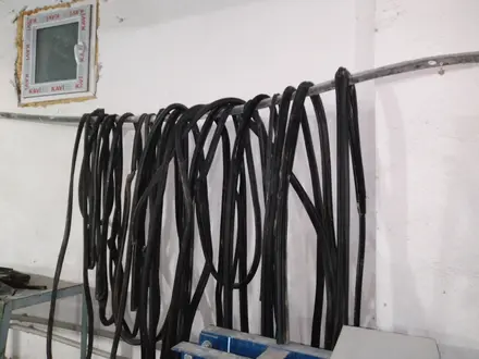 Резинки на двери на Тойота Хайлюкс, оригинал. за 10 000 тг. в Актау – фото 2