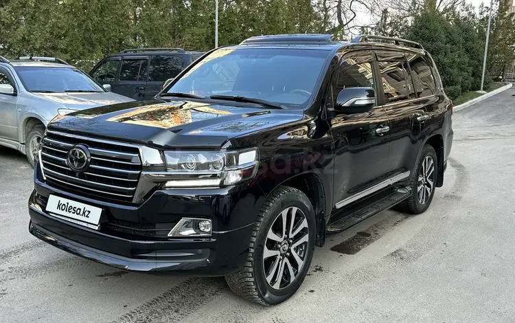 Toyota Land Cruiser 2017 годаүшін36 750 000 тг. в Алматы