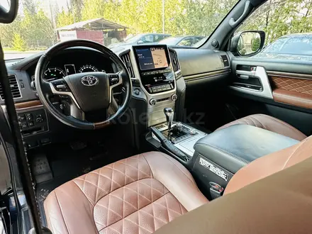 Toyota Land Cruiser 2017 года за 36 750 000 тг. в Алматы – фото 7