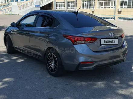 Hyundai Accent 2018 года за 7 300 000 тг. в Шымкент – фото 5
