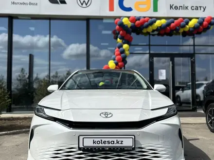 Toyota Camry 2024 года за 19 000 000 тг. в Астана – фото 2