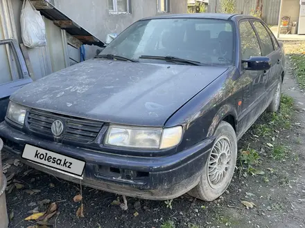 Volkswagen Passat 1995 года за 1 000 000 тг. в Алматы – фото 3