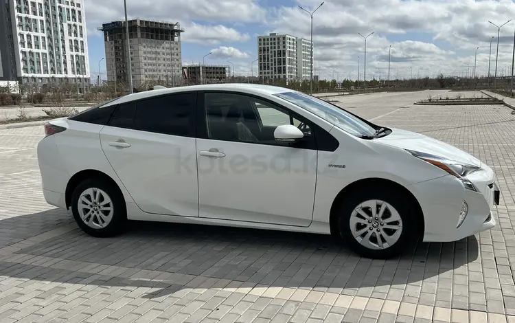 Toyota Prius 2017 года за 9 900 000 тг. в Астана