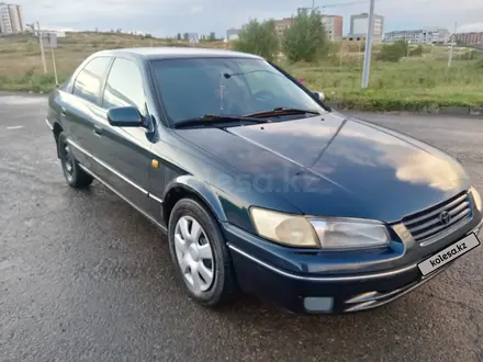Toyota Camry 1997 года за 3 300 000 тг. в Усть-Каменогорск – фото 2