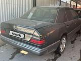 Mercedes-Benz E 230 1991 года за 1 600 000 тг. в Шымкент – фото 2