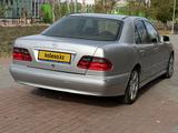 Mercedes-Benz E 320 2000 года за 3 990 000 тг. в Караганда – фото 3