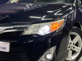 Toyota Camry 2013 года за 8 000 000 тг. в Актобе – фото 2