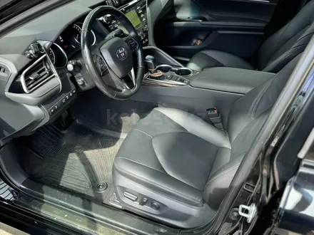 Toyota Camry 2020 года за 15 000 000 тг. в Астана – фото 8