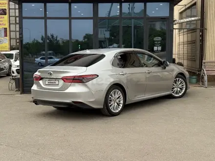 Toyota Camry 2019 года за 7 400 000 тг. в Актау – фото 11