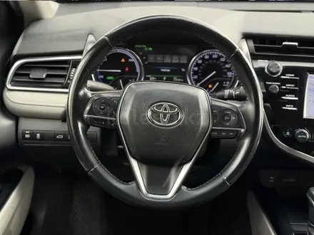 Toyota Camry 2019 года за 7 400 000 тг. в Актау – фото 16