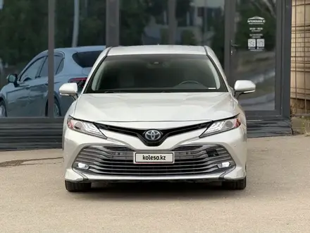 Toyota Camry 2019 года за 7 400 000 тг. в Актау – фото 4