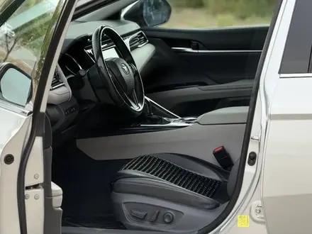 Toyota Camry 2019 года за 7 400 000 тг. в Актау – фото 5