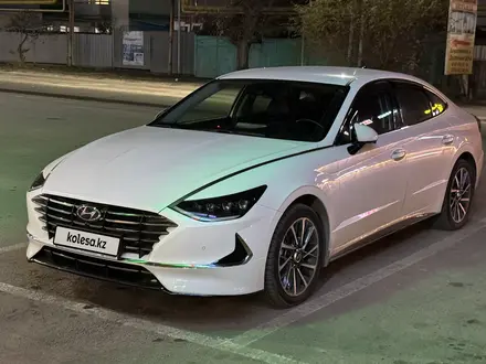 Hyundai Sonata 2022 года за 13 850 000 тг. в Алматы