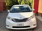 Toyota Sienna 2015 года за 14 700 000 тг. в Петропавловск – фото 2