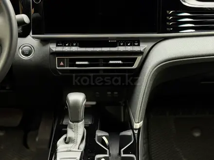 Toyota Camry Luxe 2025 года за 23 000 000 тг. в Алматы – фото 7