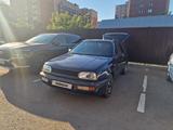 Volkswagen Golf 1993 годаfor1 300 000 тг. в Кокшетау