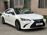 Lexus ES 250 2019 года за 25 300 000 тг. в Алматы