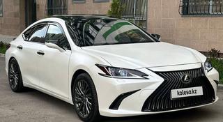 Lexus ES 250 2019 года за 25 300 000 тг. в Алматы