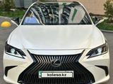 Lexus ES 250 2019 года за 25 300 000 тг. в Алматы – фото 3