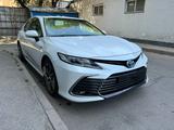 Toyota Camry 2022 года за 17 500 000 тг. в Алматы – фото 3