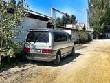 Toyota Granvia 1997 годаүшін2 692 857 тг. в Алматы – фото 2