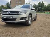 Volkswagen Tiguan 2012 года за 6 200 000 тг. в Астана – фото 2