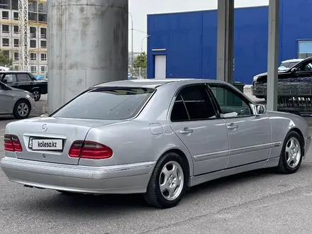 Mercedes-Benz E 200 2000 года за 3 500 000 тг. в Шымкент – фото 13