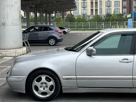 Mercedes-Benz E 200 2000 года за 3 500 000 тг. в Шымкент – фото 8