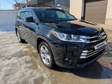 Toyota Highlander 2015 года за 12 500 000 тг. в Уральск – фото 3
